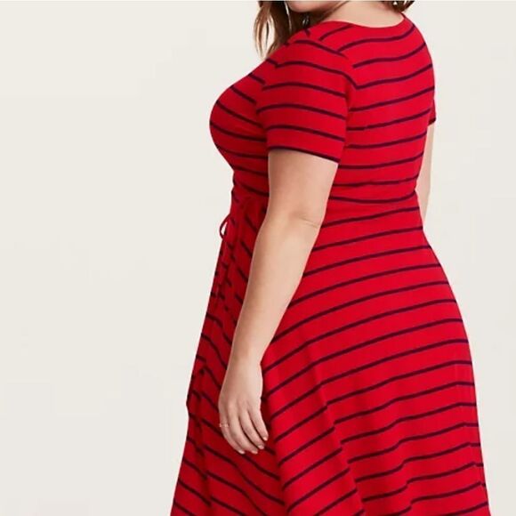 TORRID Plus Size short sleeve Vneck red & blue striped tie front midi wrap dress - Picture 14 of 16